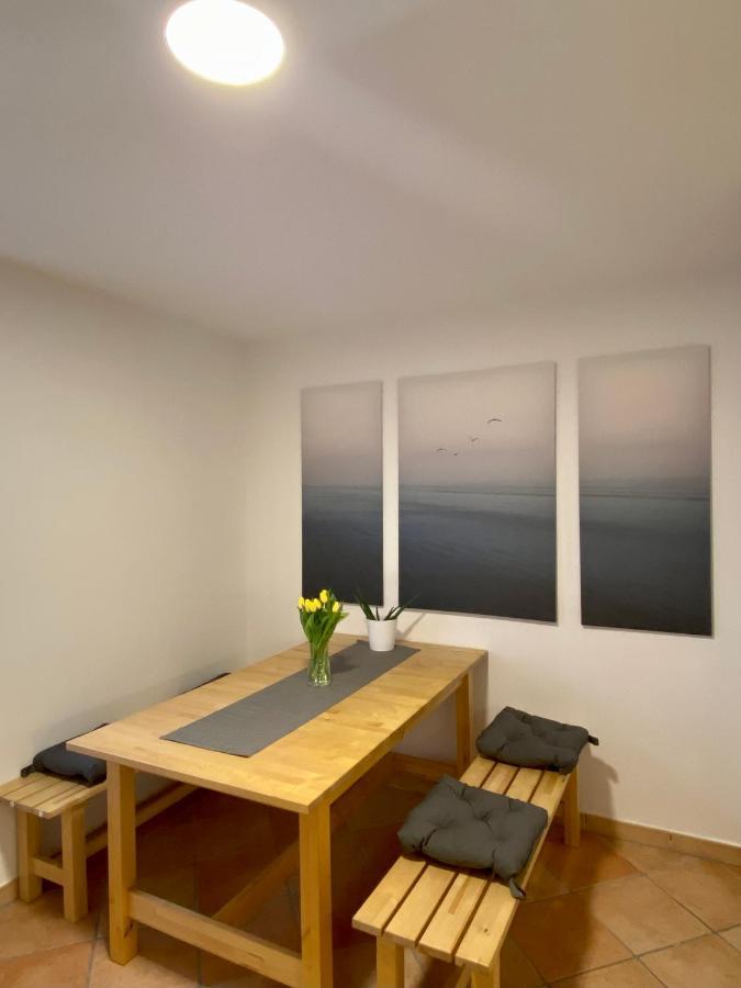 Traumhafte 115 Qm Am Steinhuder Meer, Ruhig, Komfortabel, Loggia, Parkplatz, Wifi Apartment Wunstorf