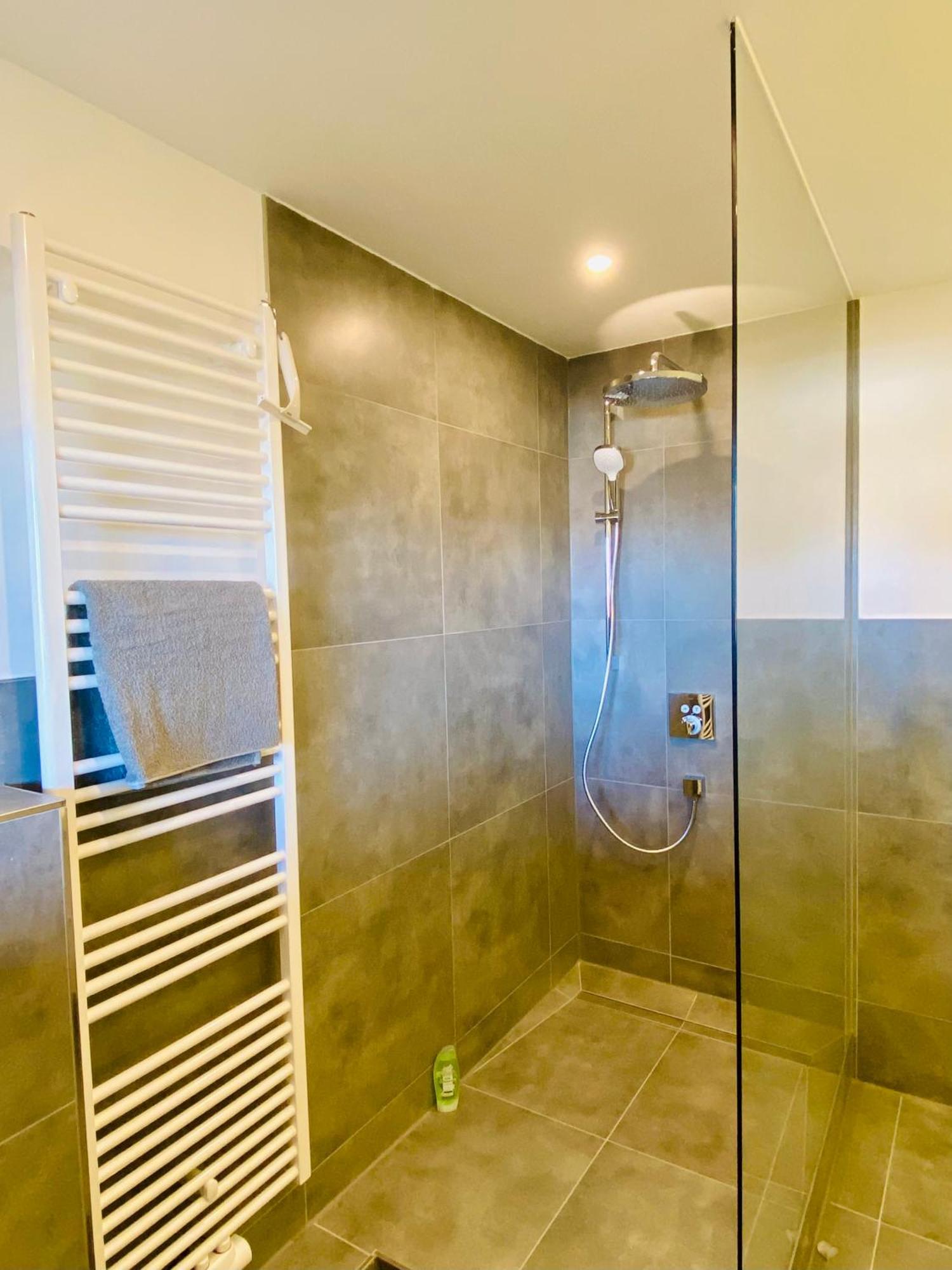 Traumhafte 115 Qm Am Steinhuder Meer, Ruhig, Komfortabel, Loggia, Parkplatz, Wifi Apartment *